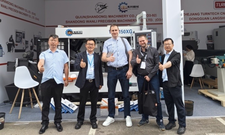 万利WL-150XG型圆锯机参展俄罗斯国际机床展