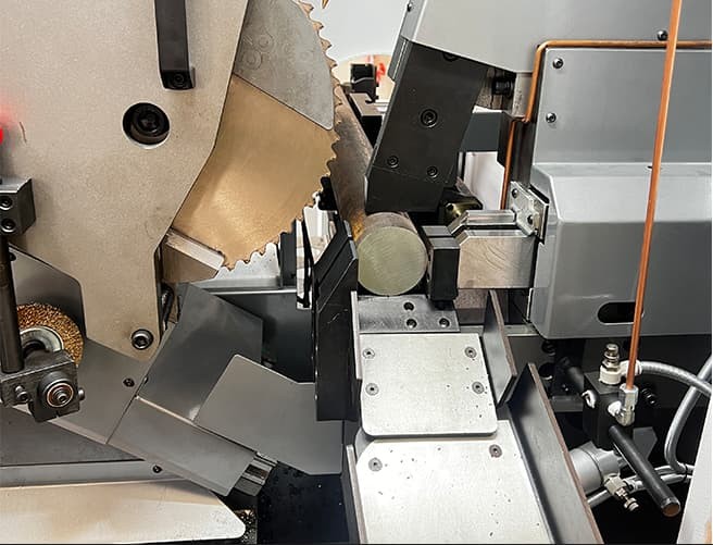 一款集众多优点于一身的高速切割圆锯机